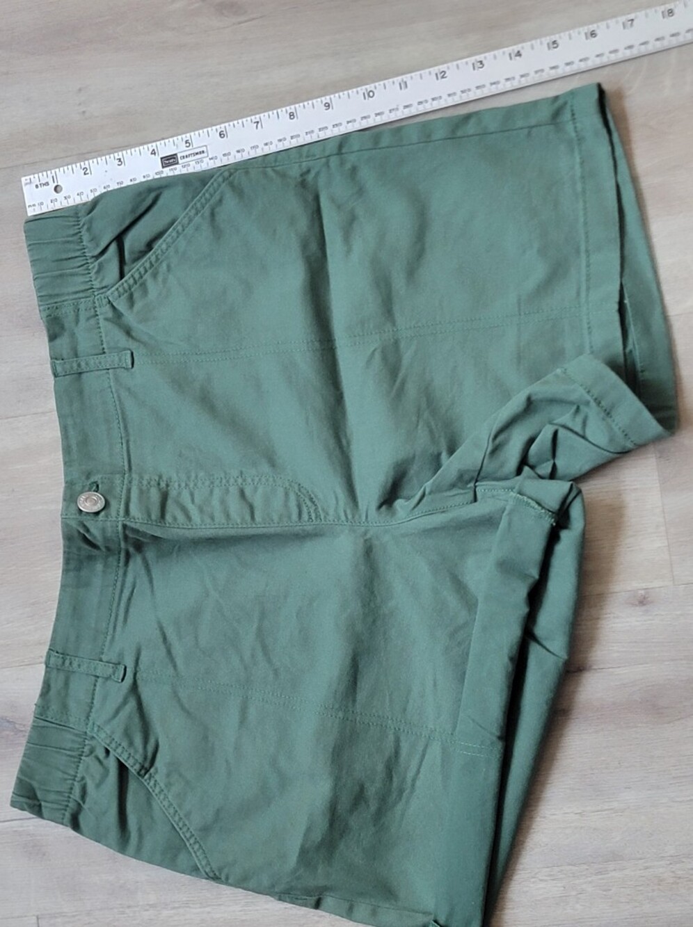 GLORIA VANDERBILT Casual Women's Green Shorts